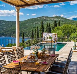 4 bedroom luxury villa with infinity pool and steps to beach in Molunat, Dubrovnik region, sleeps 8